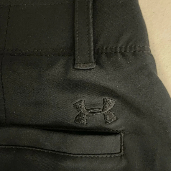 Under Armour Women’s Fitted Shorts Size 4 HeatGear Black Flat Front Pockets Golf - Picture 7 of 10